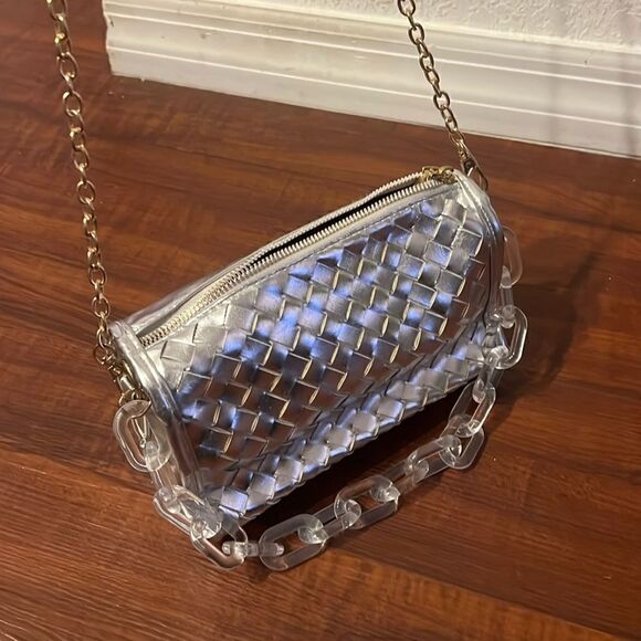 NEW Silver Crossbody Handbag Acrylic Top Handle Zipper Closure, Long Gold Strap - Picture 1 of 5